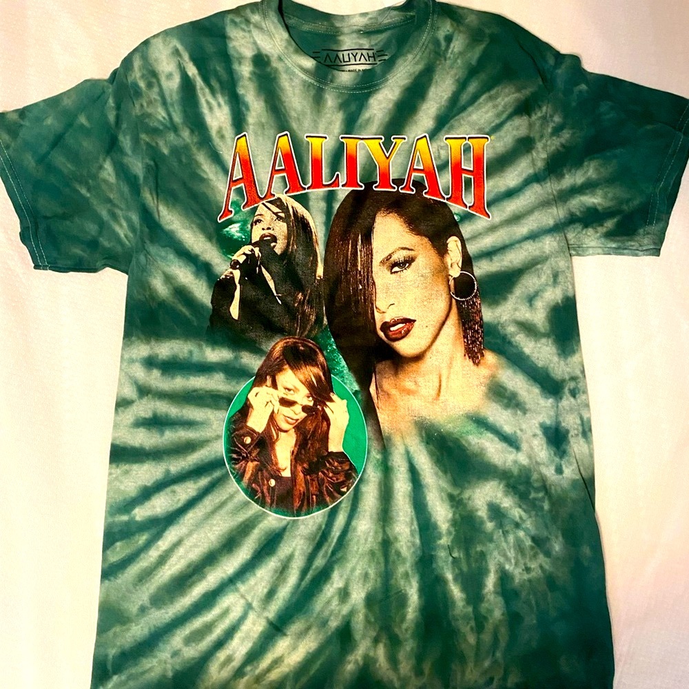 Aaliyah vintage style tie for t-shirt